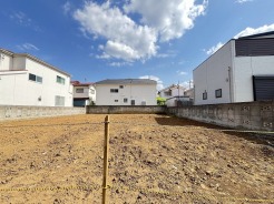 1号地 セカンドカーや来客時にも便利なカースペース2台分ございます。
