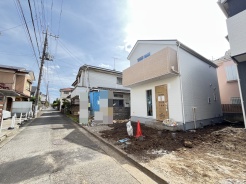 周囲の環境に溶け込むシンプルなフォルム。住まう方の個性を活かせる、可能性に満ちた新しい住環境です
