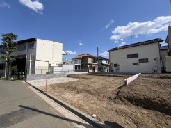 青い空と白い雲が広がる、心地よい開放感

