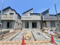 4号棟 戸建てが立ち並ぶ静かな住宅街。四季折々の移り変わりを感じながら自然と楽しみ、暮らす、そんな毎日を日々の中で感じられる住環境
