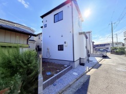 五感で感じる、現地でしかわからない事も沢山ございます。周辺環境なども一緒にご案内いたしますのでお気軽にお問合せください。
