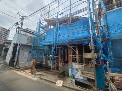 ２号棟
五感で感じる、現地でしかわからない事も沢山ございます。周辺環境なども一緒にご案内いたしますのでお気軽にお問合せください。
