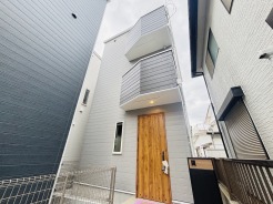 B号棟 五感で感じる、現地でしかわからない事も沢山ございます。周辺環境なども一緒にご案内いたしますのでお気軽にお問合せください。
