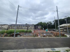 五感で感じる、現地でしかわからない事も沢山ございます。周辺環境なども一緒にご案内いたしますのでお気軽にお問合せください。
