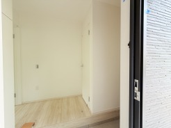 お客様をお迎えする玄関、お家の出入りもスムーズに行えます。
