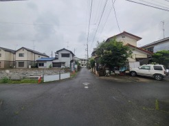 A号棟 戸建てが立ち並ぶ静かな住宅街。四季折々の移り変わりを感じながら自然と楽しみ、暮らす、そんな毎日を日々の中で感じられる住環境
