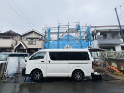 セカンドカーや来客時にも便利なカースペース2台分ございます。
