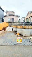 戸建てが立ち並ぶ静かな住宅街。四季折々の移り変わりを感じながら自然と楽しみ、暮らす、そんな毎日を日々の中で感じられる住環境
