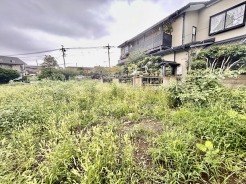 戸建てが立ち並ぶ静かな住宅街。四季折々の移り変わりを感じながら自然と楽しみ、暮らす、そんな毎日を日々の中で感じられる住環境

