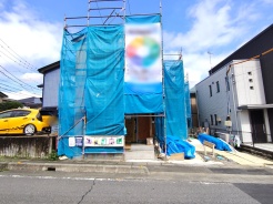A号棟 商業施設が徒歩圏内に充実、日々のお買い物も安心な環境です。