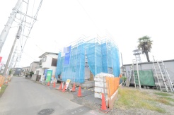 セカンドカーや来客時にも便利なカースペース2台分ございます。
