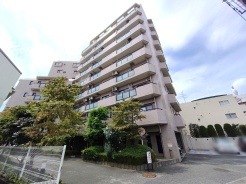 商業施設が徒歩圏内に充実、日々のお買い物も安心な環境です。
