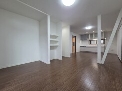 夕食の時間。家族、友人、両親、親戚との会話がより料理を美味しくしてくれる。あっという間に時間が過ぎてしまう居心地の良さは、普段はほっとする空間としてここにあります。
