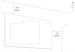 北東角地で解放感のある土地です。