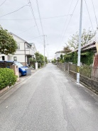 戸建てが立ち並ぶ静かな住宅街。四季折々の移り変わりを感じながら自然と楽しみ、暮らす、そんな毎日を日々の中で感じられる住環境
