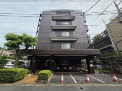 五感で感じる、現地でしかわからない事も沢山ございます。周辺環境なども一緒にご案内いたしますのでお気軽にお問合せください。
