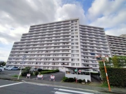 五感で感じる、現地でしかわからない事も沢山ございます。周辺環境なども一緒にご案内いたしますのでお気軽にお問合せください。
