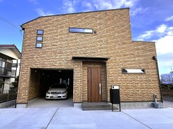 五感で感じる、現地でしかわからない事も沢山ございます。周辺環境なども一緒にご案内いたしますのでお気軽にお問合せください。

