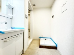 ゆとりの洗面スペースで朝の身支度もスムーズに行えます。
