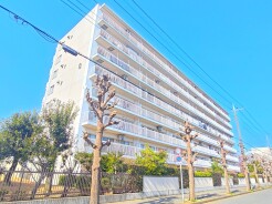 東武東上線「みずほ台」駅から徒歩12分。
全部委託管理の管理体制良好マンションです。