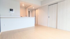 夕食の時間。家族、友人、両親、親戚との会話がより料理を美味しくしてくれる。あっという間に時間が過ぎてしまう居心地の良さは、普段はほっとする空間としてここにあります。
