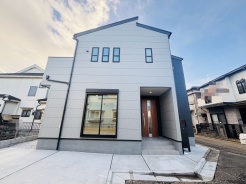 五感で感じる、現地でしかわからない事も沢山ございます。周辺環境なども一緒にご案内いたしますのでお気軽にお問合せください。
