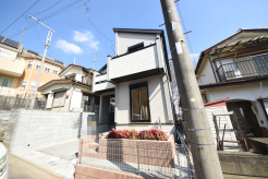 五感で感じる、現地でしかわからない事も沢山ございます。周辺環境なども一緒にご案内いたしますのでお気軽にお問合せください。
