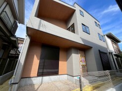 奥まっている土地ですが、南側のお家との距離があるので、日当たり良好です。