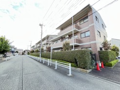 室内リフォーム工事中ですがご案内可能です。