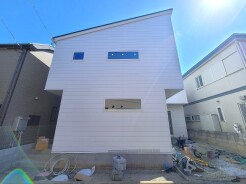 五感で感じる、現地でしかわからない事も沢山ございます。周辺環境なども一緒にご案内いたしますのでお気軽にお問合せください。
