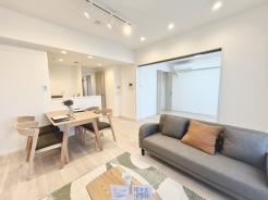 夕食の時間。家族、友人、両親、親戚との会話がより料理を美味しくしてくれる。あっという間に時間が過ぎてしまう居心地の良さは、普段はほっとする空間としてここにあります。
