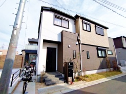 お客様をお迎えする玄関、お家の出入りもスムーズに行えます。
