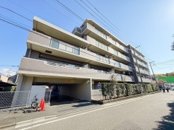 五感で感じる、現地でしかわからない事も沢山ございます。周辺環境なども一緒にご案内いたしますのでお気軽にお問合せください。
