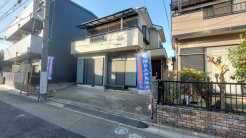 戸建てが立ち並ぶ静かな住宅街。四季折々の移り変わりを感じながら自然と楽しみ、暮らす、そんな毎日を日々の中で感じられる住環境
