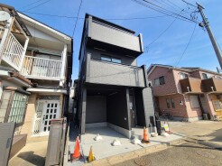 五感で感じる、現地でしかわからない事も沢山ございます。周辺環境なども一緒にご案内いたしますのでお気軽にお問合せください。
