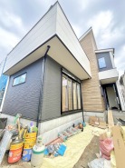 商業施設が徒歩圏内に充実、日々のお買い物も安心な環境です。
