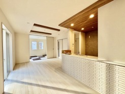 夕食の時間。家族、友人、両親、親戚との会話がより料理を美味しくしてくれる。あっという間に時間が過ぎてしまう居心地の良さは、普段はほっとする空間としてここにあります。
