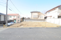 戸建てが立ち並ぶ静かな住宅街。四季折々の移り変わりを感じながら自然と楽しみ、暮らす、そんな毎日を日々の中で感じられる住環境
