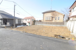 南道路に面しており日中もたくさんの陽が入ります。風通りや周辺環境など実際に現地にてご確認ください。
