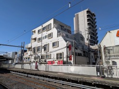 南向き角部屋です。
2023年クロス張替え、洗面台交換