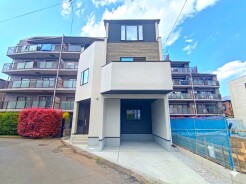 五感で感じる、現地でしかわからない事も沢山ございます。周辺環境なども一緒にご案内いたしますのでお気軽にお問合せください。
