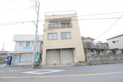 南道路に面しており日中もたくさんの陽が入ります。風通りや周辺環境など実際に現地にてご確認ください。
