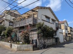 南東角地です。日当たり良好。周辺は静かな住宅街です。