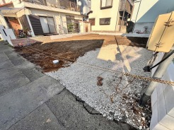 カースペースは1台駐車できます。車庫の出し入れのしやすさなど、実際に現地にてご確認ください。
