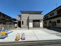 五感で感じる、現地でしかわからない事も沢山ございます。周辺環境なども一緒にご案内いたしますのでお気軽にお問合せください。
