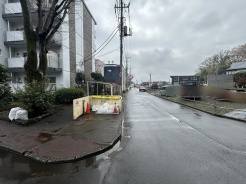 明るく開放的な玄関、靴の脱ぎ履きもしやすく、収納も豊富でご家族皆様の靴をスッキリ収納できます。