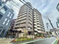 五感で感じる、現地でしかわからない事も沢山ございます。周辺環境なども一緒にご案内いたしますのでお気軽にお問合せください。
