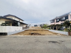 五感で感じる、現地でしかわからない事も沢山ございます。周辺環境なども一緒にご案内いたしますのでお気軽にお問合せください。
