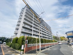 五感で感じる、現地でしかわからない事も沢山ございます。周辺環境なども一緒にご案内いたしますのでお気軽にお問合せください。
