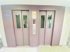 エレベーターは2基あります。